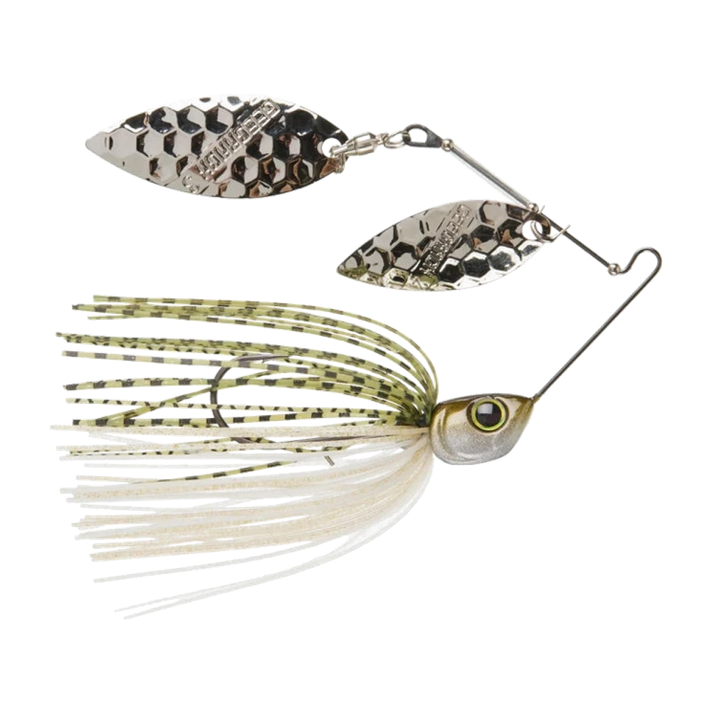 Geecrack G Blade Spinnerbait, deux palettes willow argentées martelées en nid d'abeille, tête peinte façon poisson fourrage vert doré à œil jaune, jupe silicone olive rayée de noir et brins blancs, hameçon simple avec keeper filaire