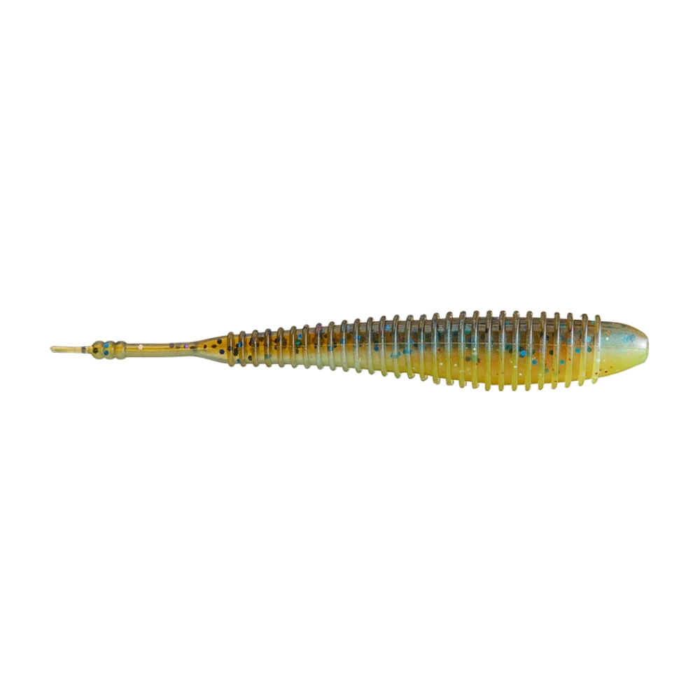 Hog Farmer Spunk Shad non monté, corps annelé de stries horizontales, queue pintail très fine terminée par un fil, teinte translucide olive doré à paillettes bleues et noires, dos bleuté vers la tête