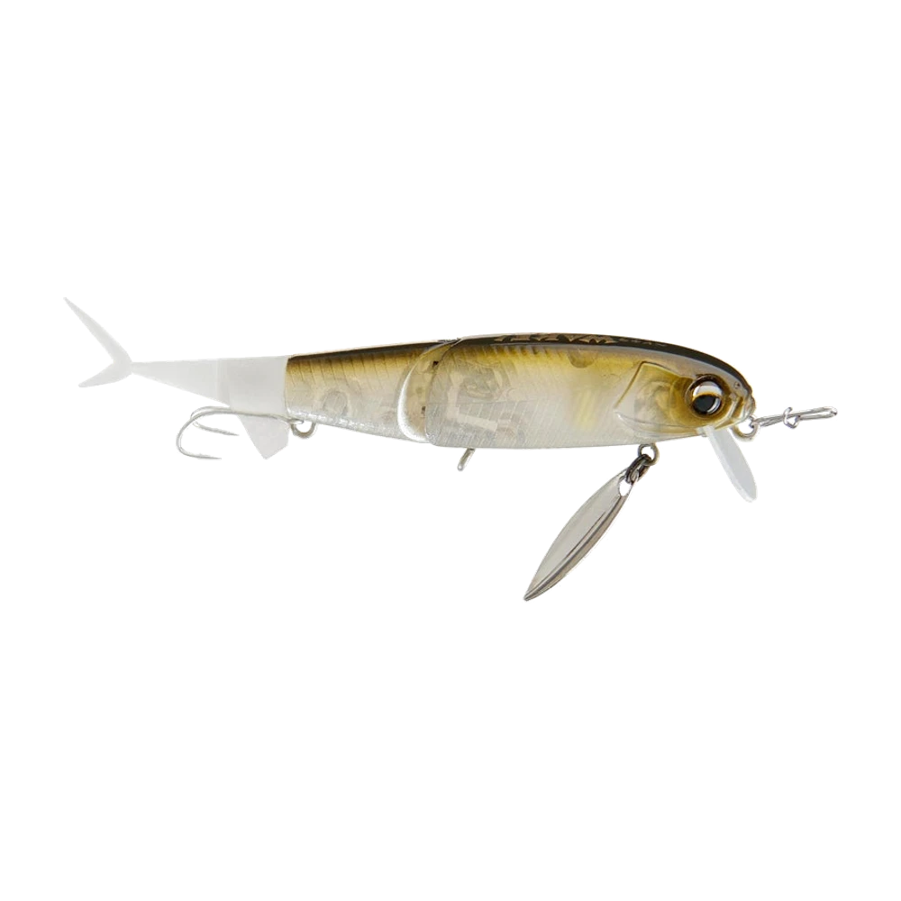Imakatsu Bebikira Wakebait, corps rigide articulé en une section, dos olive rayé et flancs nacrés translucides, gros œil 3D doré, petite bavette transparente sous le nez, longue queue souple blanche fourchue à nageoire ventrale, lame ovale argentée suspendue sous le ventre par un anneau brisé, hameçon double sous l'arrière, support ventral avant resté nu sur la photo