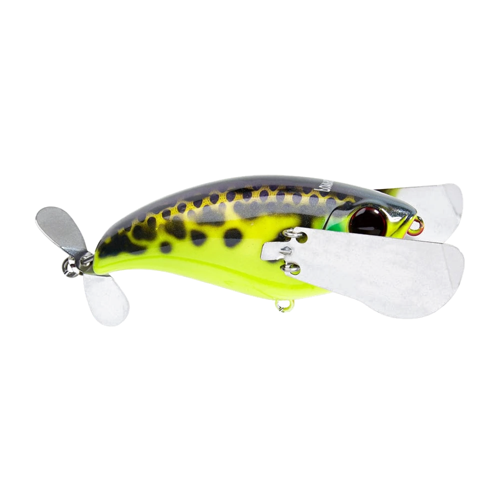 Jackall Pompadour, dos olive foncé tacheté de noir et ventre chartreuse, œil rouge cerclé de vert, grandes ailes métalliques blanches déployées de chaque côté, hélice argentée en queue, photographié sans hameçons montés