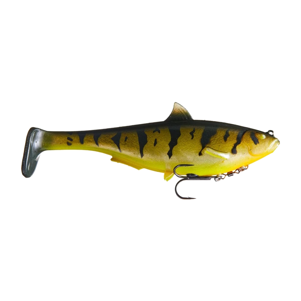 SPRO Megalojohn Swimbait coloris perche, flancs dorés barrés de noir, ventre jaune orangé, nageoires moulées, large queue paddle, triple noir relié par émerillon baril au harnais sous le ventre