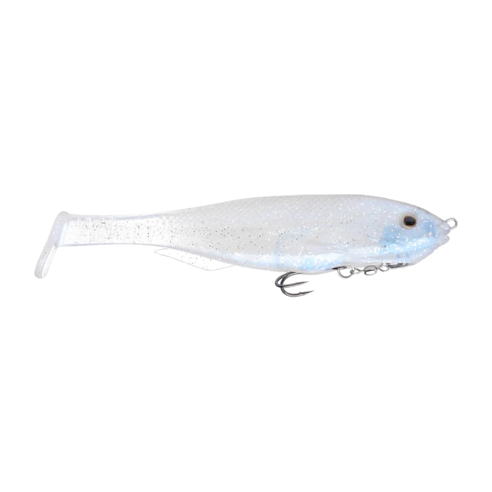 Strike King Final Copy Swimbait blanc nacré pailleté avec joues bleu pâle, œil ambré et queue paddle, triple ventral plaqué contre le corps relié à un harnais à émerillon à billes, et œillet métallique sur le dessus de la tête